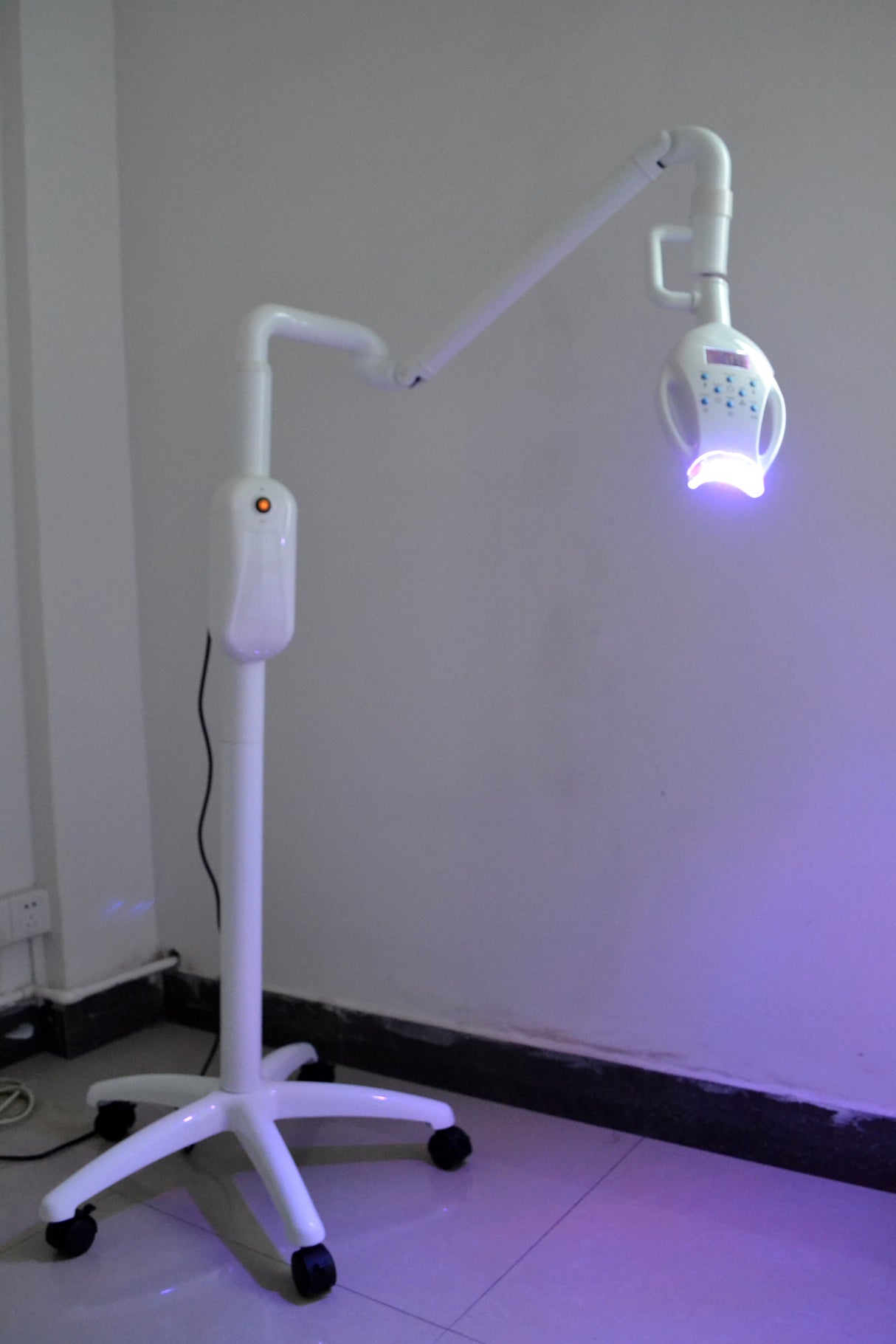 人気 VM®プロ用 多色光ホワイトニング照射器|12 LED高功率52W 歯科・エステ対応